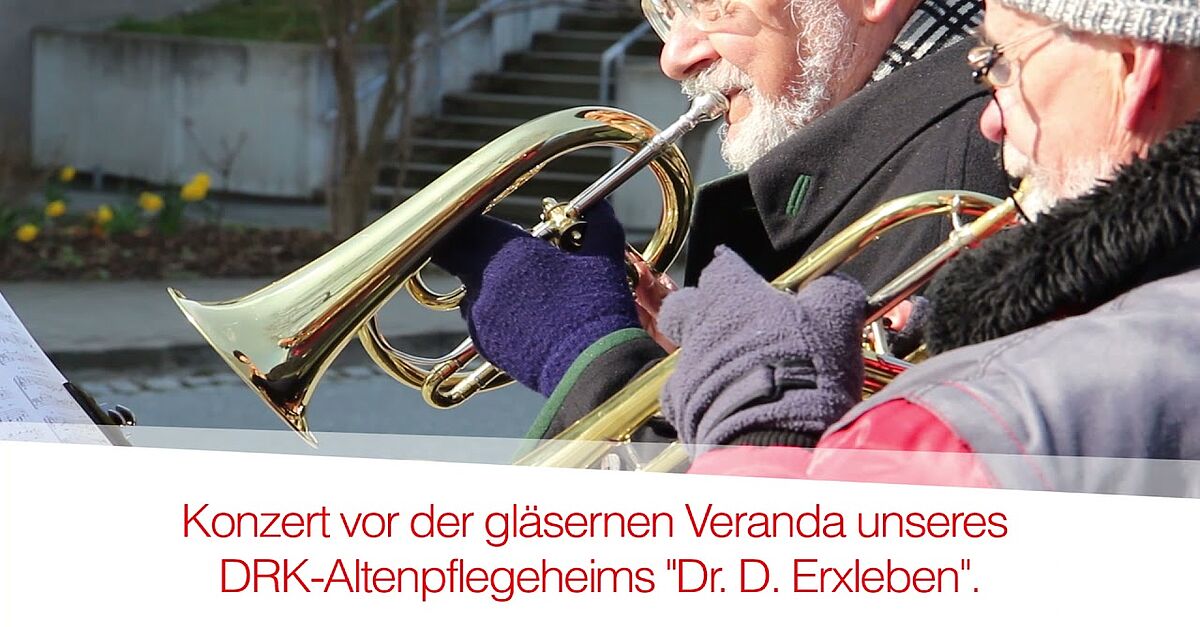 Frühlingskonzert vor der gläsernen Veranda